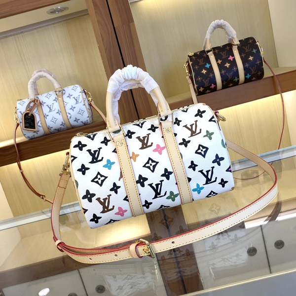 ルイヴィトンバッグ背面デザイン